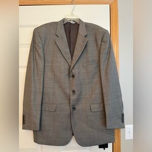 Tutto Nero 100% wool taupe/tan/brown plaid blazer sport coat. Size 44L, 38W.